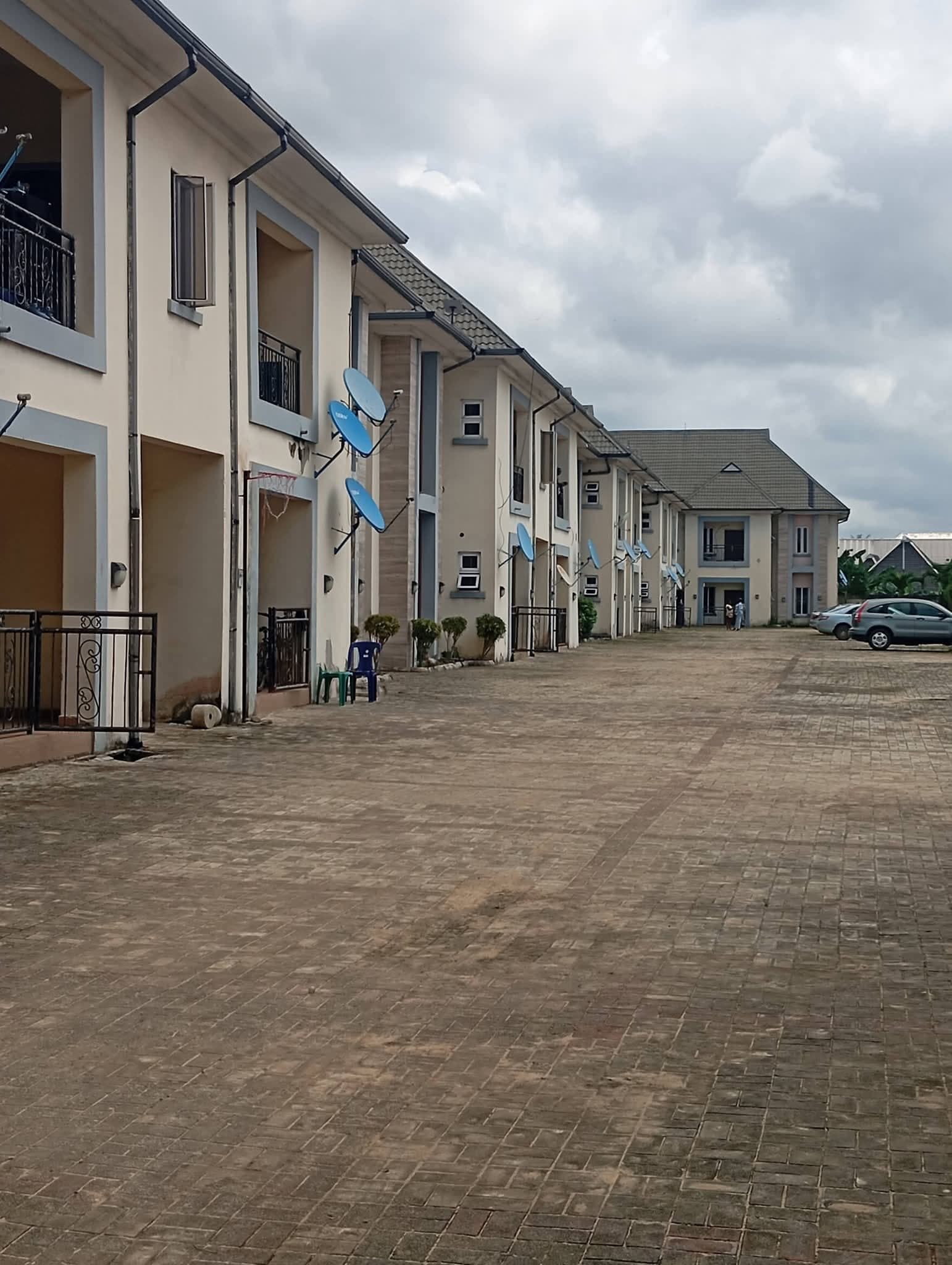 3 BEDROOM FLAT AT RUMUODARA